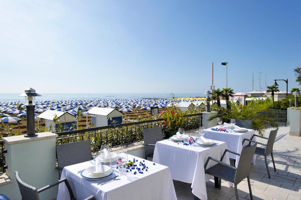 Hotel Nettuno Caorle Exterior foto